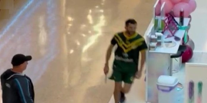 Sydney knife attacker shot dead after killing 6 in Bondi mall ...